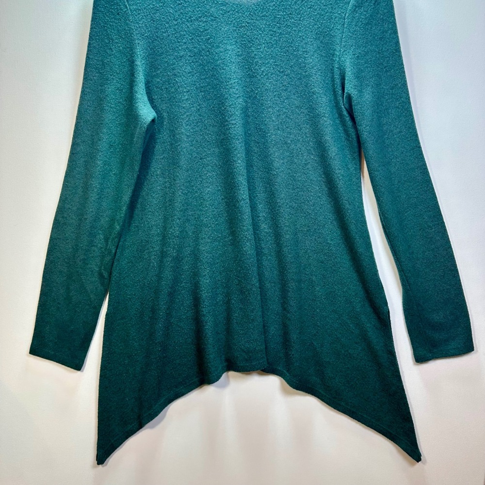 Torrid Super Soft Plush Green Lace Up Back Sharkbite Tunic Top 00 M L - Picture 4 of 10